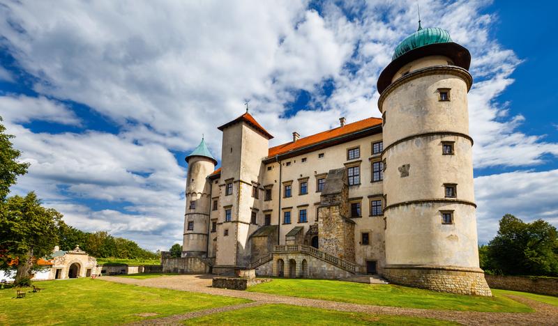zamek-magnacki-nowy-wisnicz-01